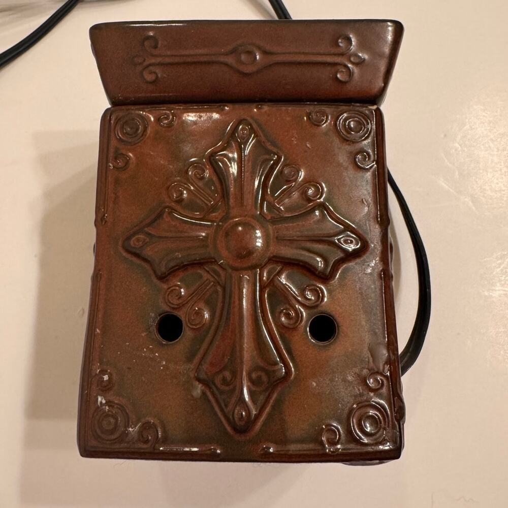 Scentsy DSW-FAIT Wax Warmer Brown Working Condition 6"H Brown Cross